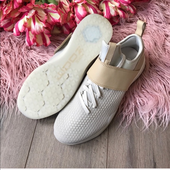 NWT Nike Air Zoom strong  - Picture 8 of 8